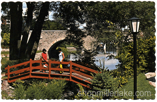 Footbridge-in-Shakespearean-Gardens-Stratford-Ontario-Canada-front